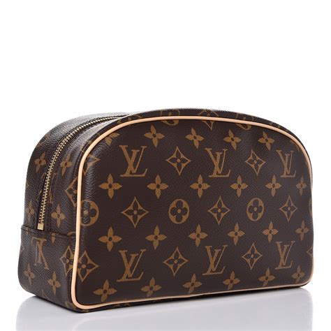 louis vuitton wash bag mens|louis vuitton monogram toiletry bag.